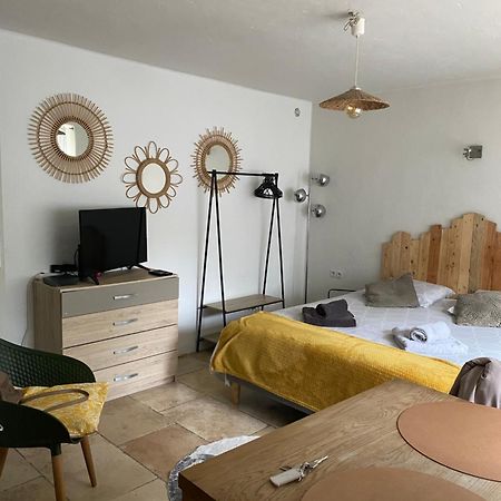 Studio La Source Claire LʼIsle-sur-la-Sorgue Esterno foto